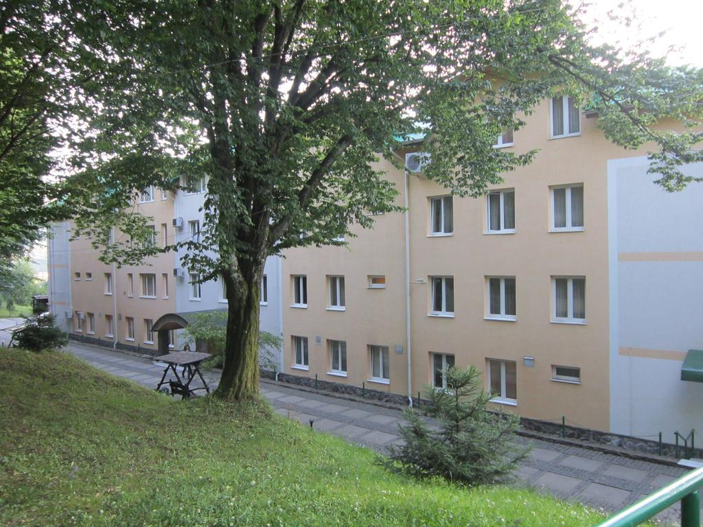 Quelle Polyana Hotell Exteriör bild