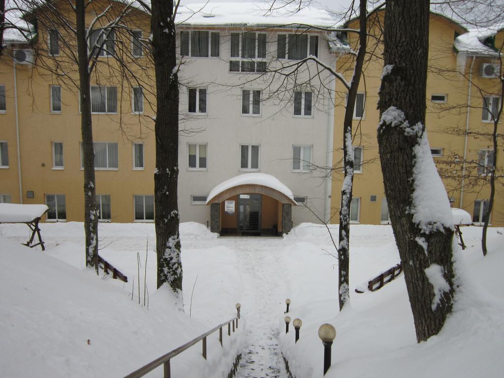 Quelle Polyana Hotell Exteriör bild