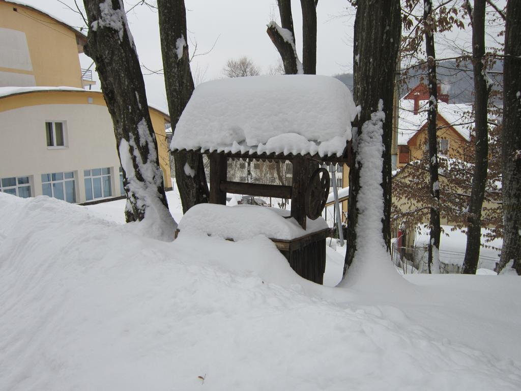 Quelle Polyana Hotell Exteriör bild