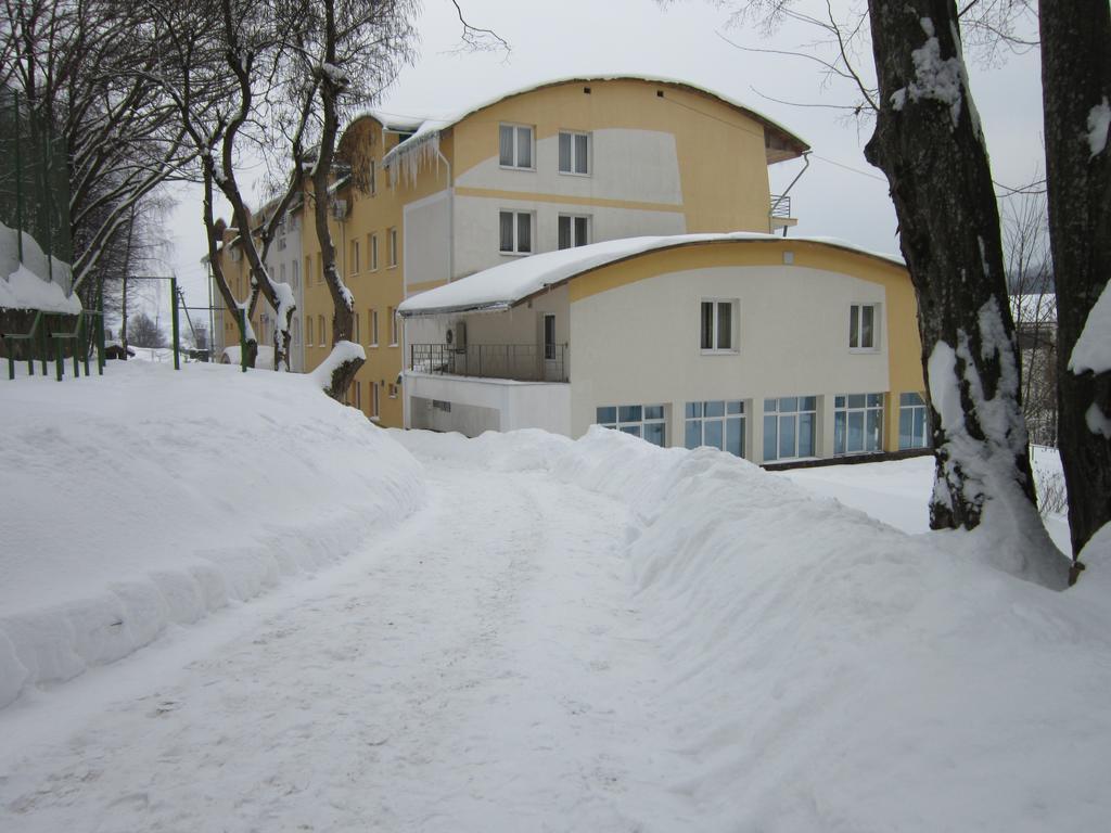 Quelle Polyana Hotell Exteriör bild