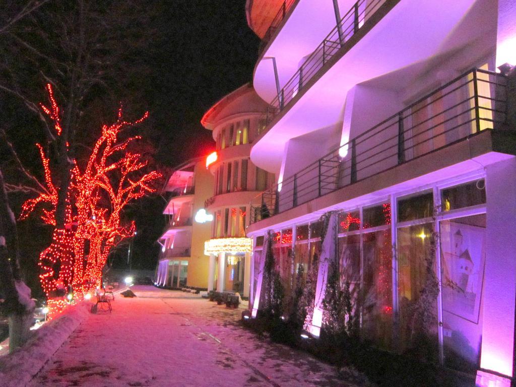 Quelle Polyana Hotell Exteriör bild